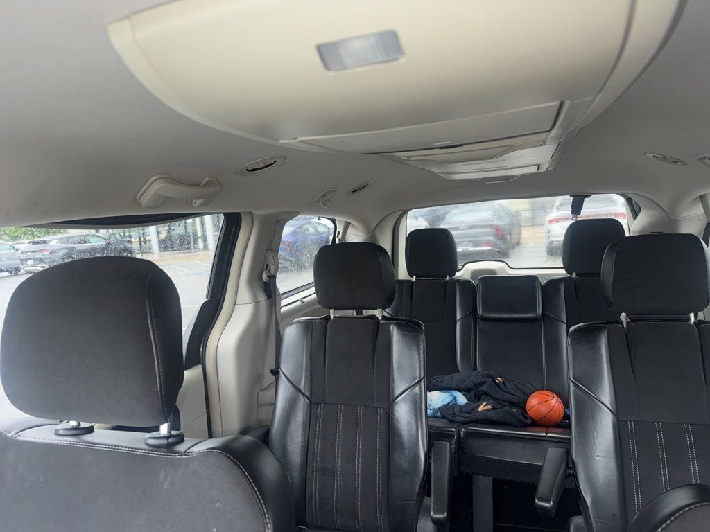 2014 Chrysler Town & Country Touring-L