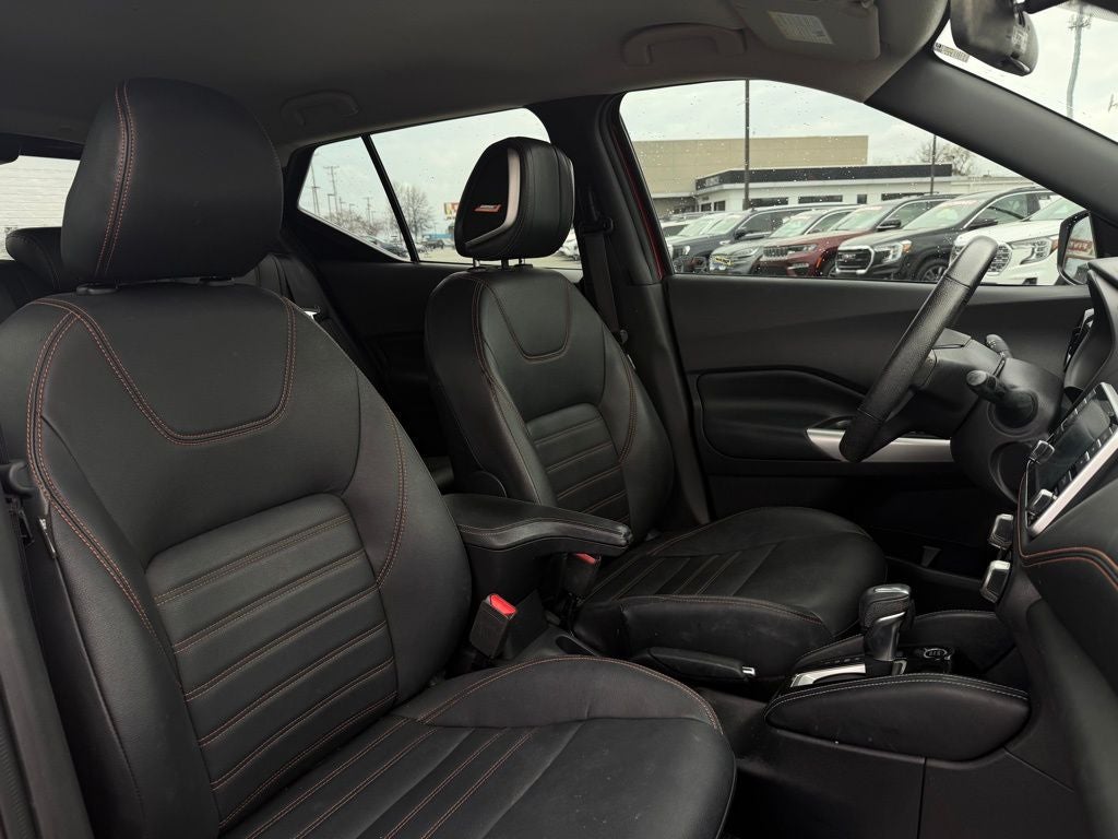 2020 Nissan Kicks SR