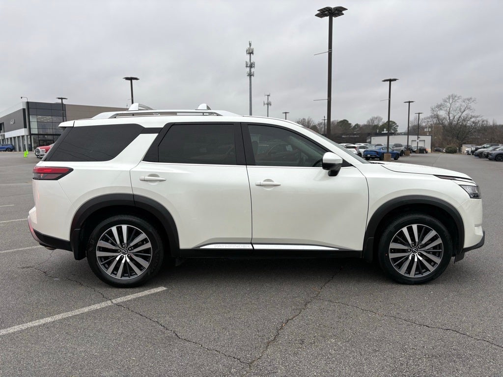 2022 Nissan Pathfinder Platinum