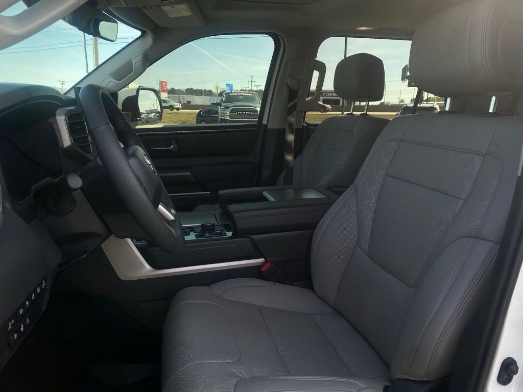 2024 Toyota Sequoia SR5