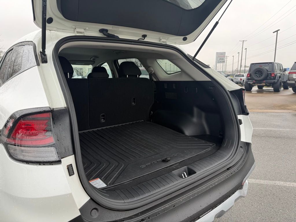 2024 Kia Sportage Hybrid LX