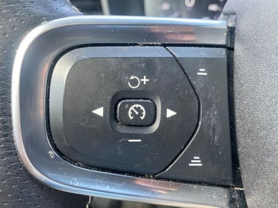 2021 Volvo XC40 R-Design