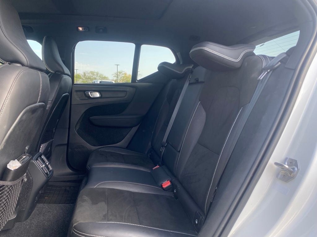 2021 Volvo XC40 R-Design