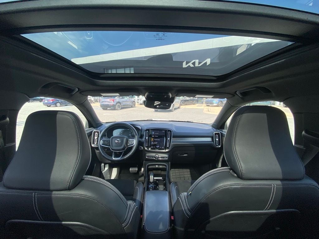 2021 Volvo XC40 R-Design