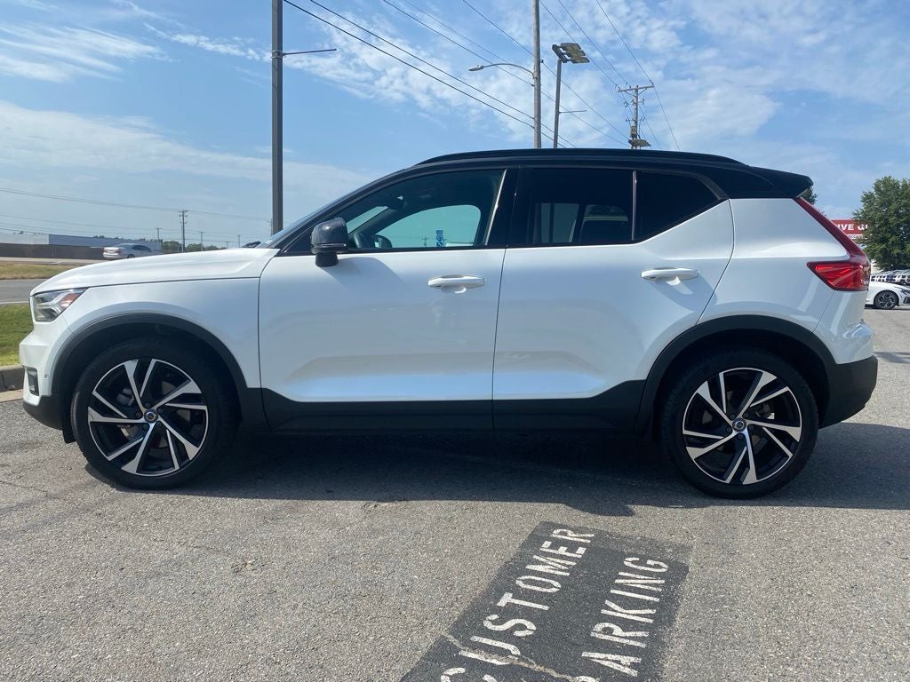 2021 Volvo XC40 R-Design