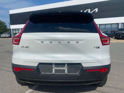 2021 Volvo XC40 R-Design