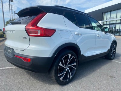 2021 Volvo XC40 R-Design