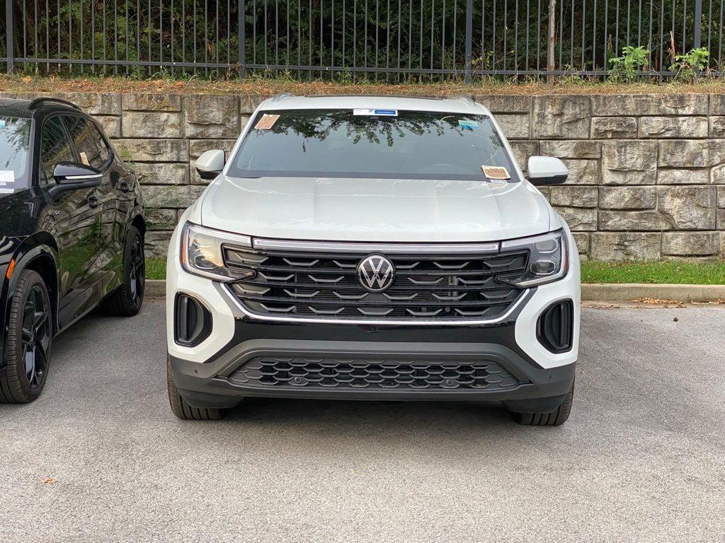 2024 Volkswagen Atlas Cross Sport 2.0T SE w/Technology