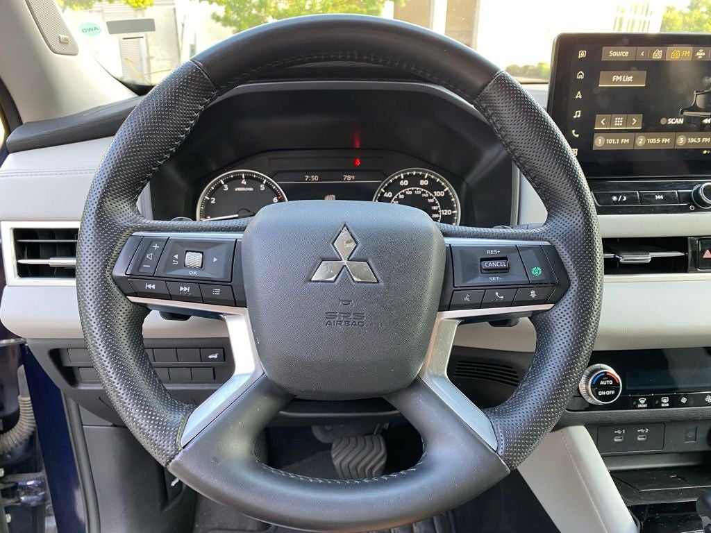 2025 Mitsubishi Outlander SE