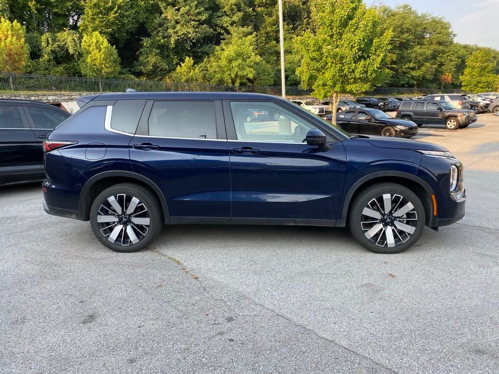 2025 Mitsubishi Outlander SE