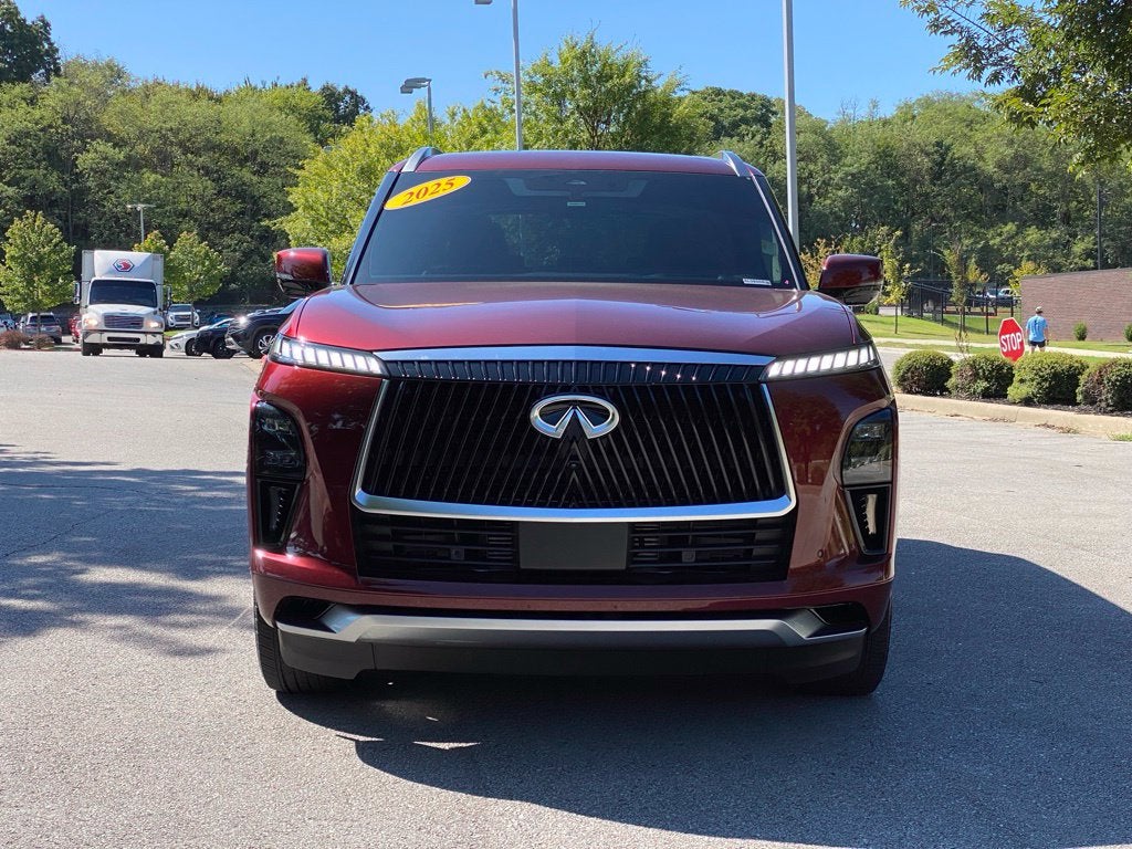 2025 INFINITI QX80 LUXE
