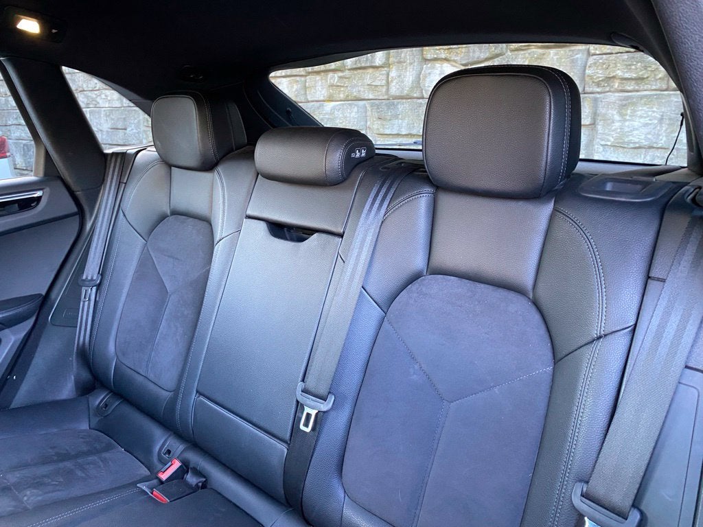2017 Porsche Macan Base