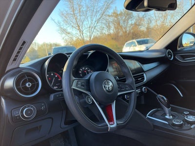 2018 Alfa Romeo Giulia Base AWD COLD WEATHER AND 3D NAVIGATION