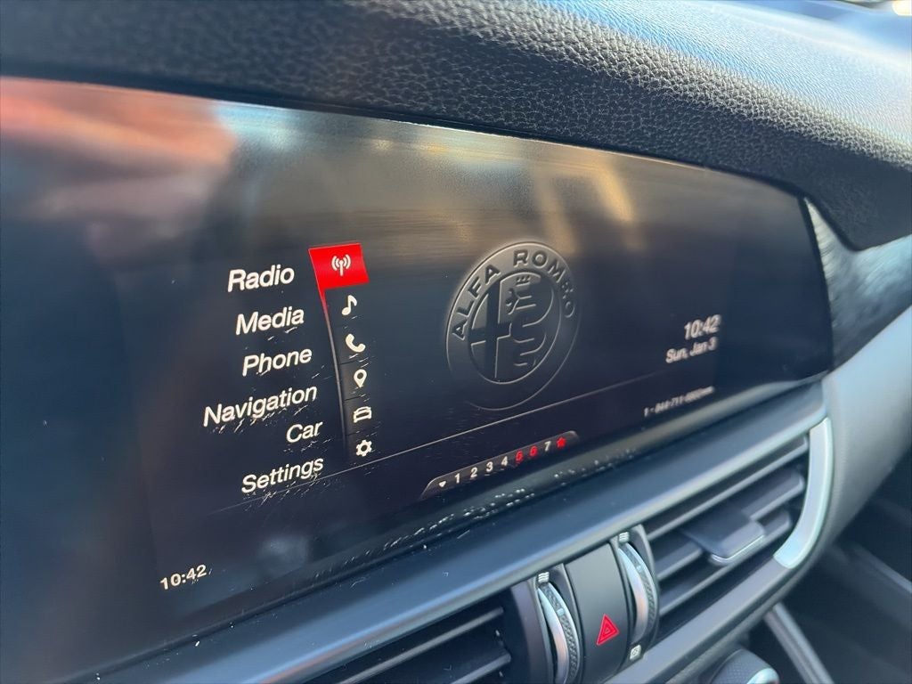 2018 Alfa Romeo Giulia Base AWD COLD WEATHER AND 3D NAVIGATION