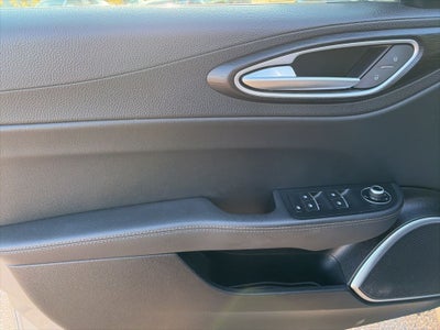 2018 Alfa Romeo Giulia Base AWD COLD WEATHER AND 3D NAVIGATION