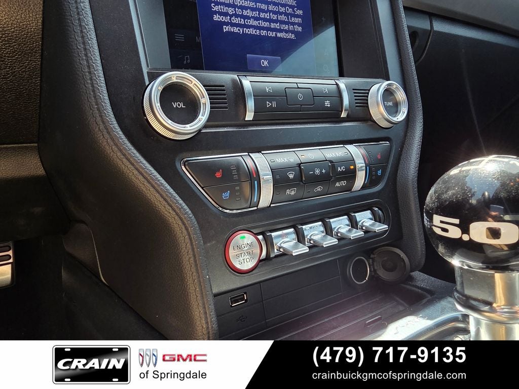 2021 Ford Mustang GT Premium 6-Speed / Black Accent / Nav