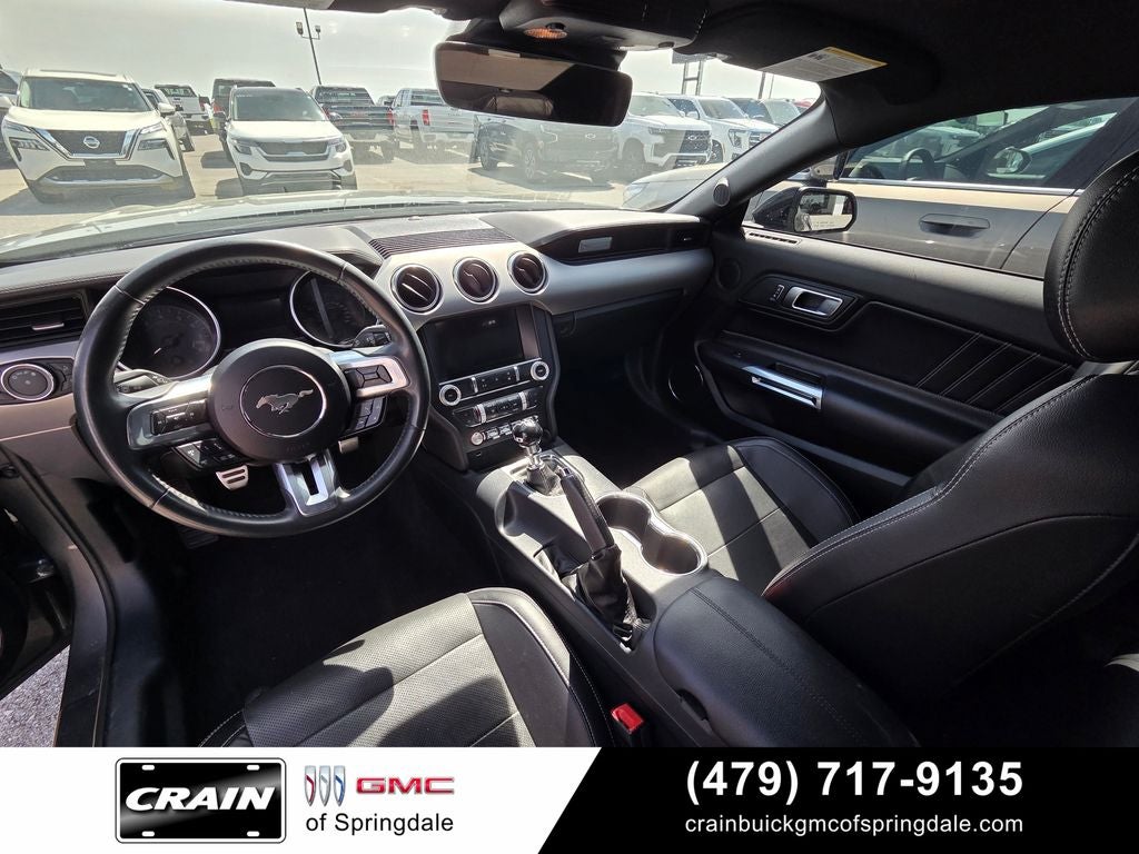 2021 Ford Mustang GT Premium 6-Speed / Black Accent / Nav