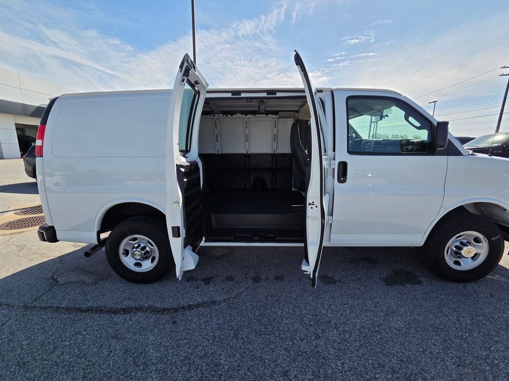 2024 Chevrolet Express 3500 Work Van Cargo