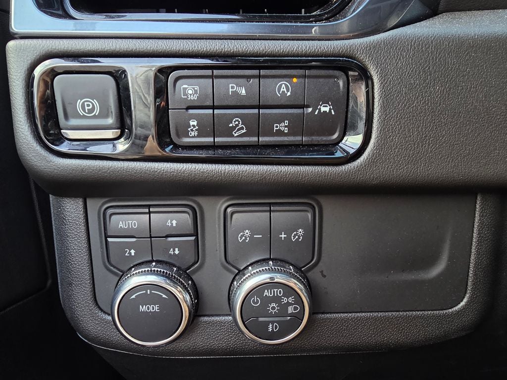 2025 GMC Yukon XL AT4