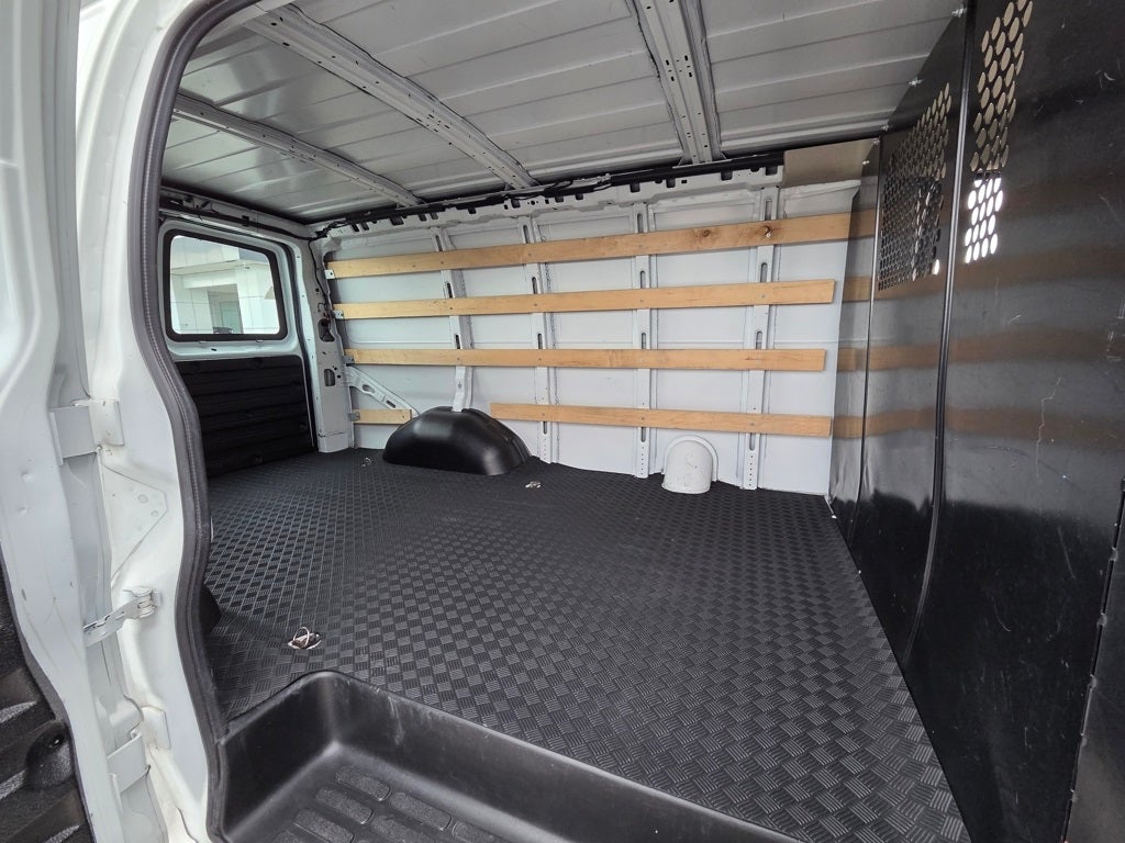 2023 GMC Savana 2500 Work Van