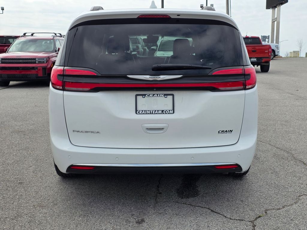 2022 Chrysler Pacifica Touring L