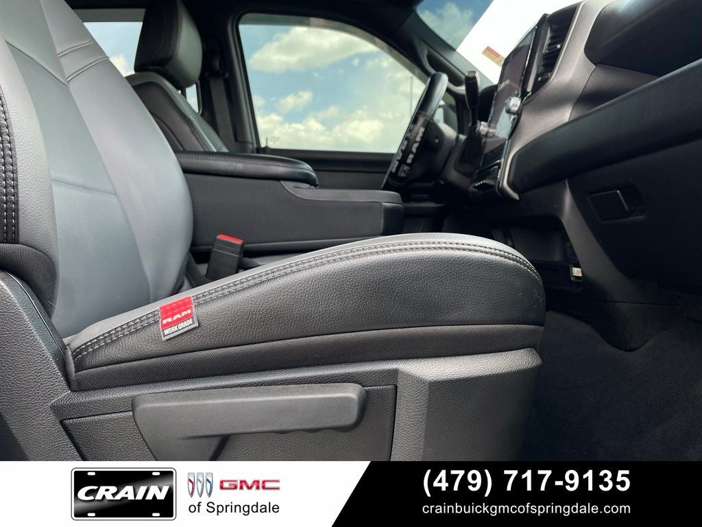 2025 RAM 3500 Tradesman 5th Wheel / Gooseneck