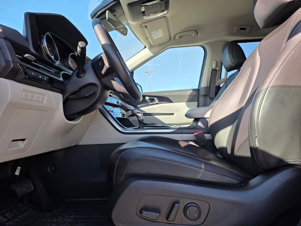 2024 Kia Carnival EX