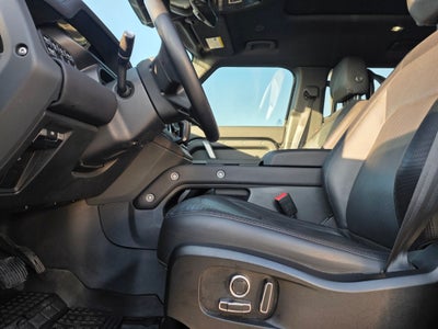 2024 Land Rover Defender 130 X-Dynamic SE