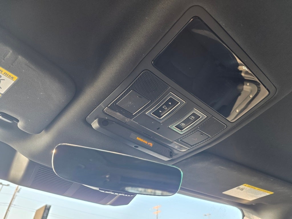 2024 Land Rover Defender 130 X-Dynamic SE