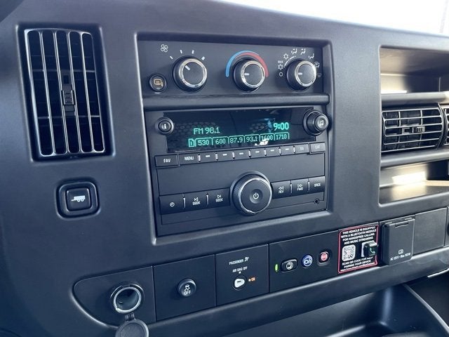 2025 Chevrolet Express Cargo 2500 WT