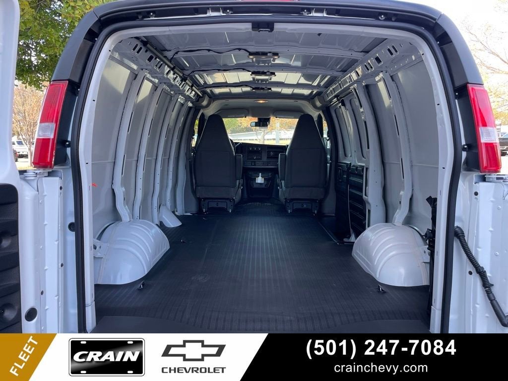 2025 Chevrolet Express Cargo 2500 WT