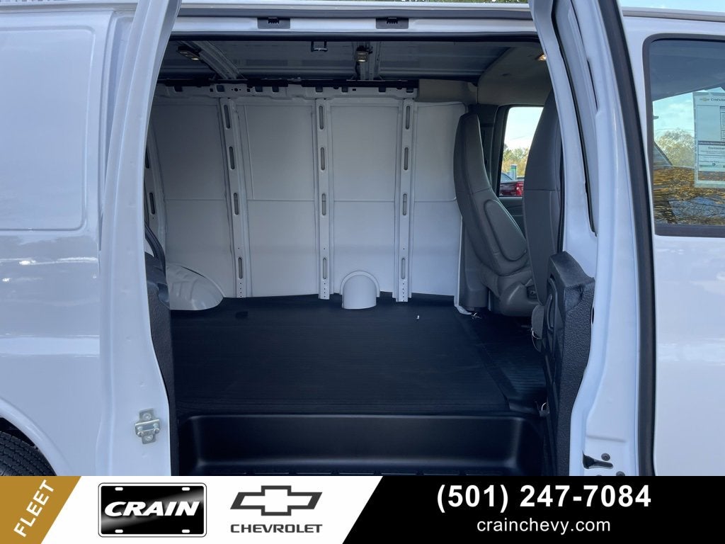 2025 Chevrolet Express Cargo 2500 WT