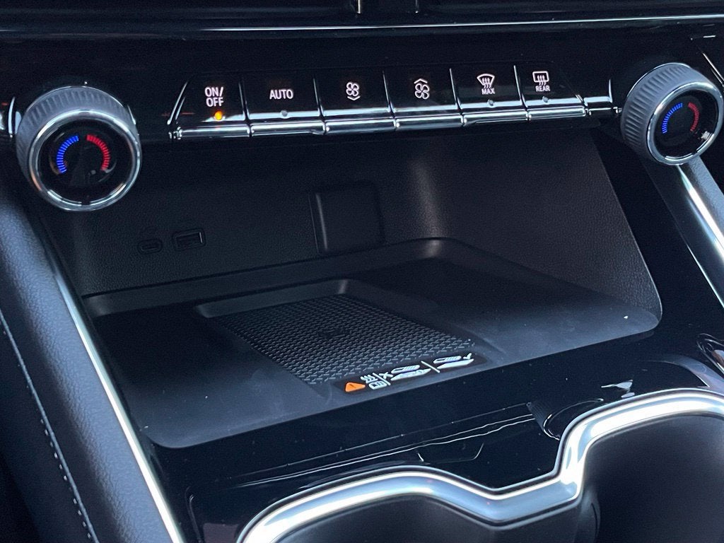 2027 Chevrolet Traverse LT - Photo 20