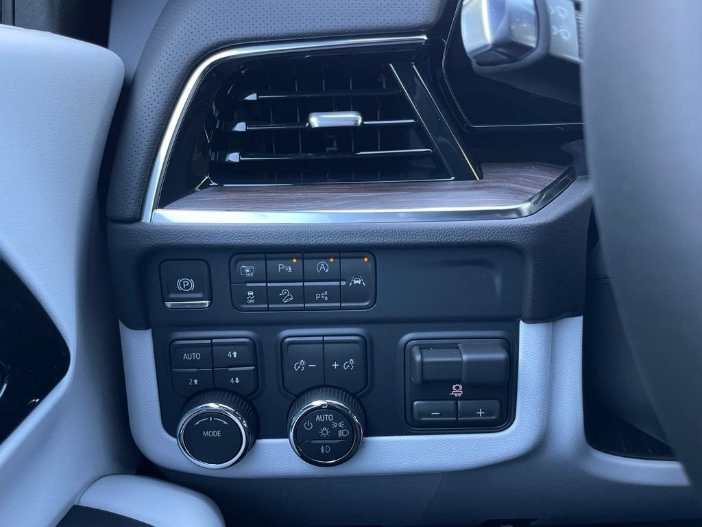 2026 Chevrolet Tahoe Premier - Photo 13
