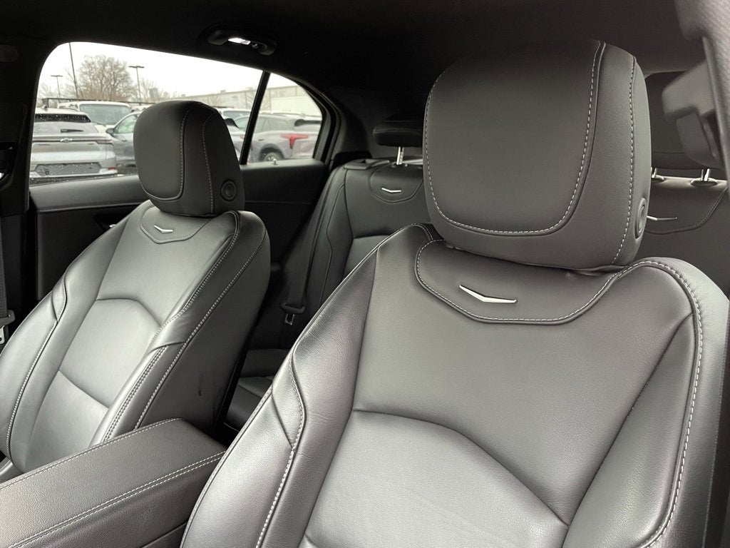 2024 Cadillac XT4 Premium Luxury