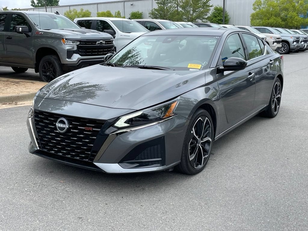 2025 Nissan Altima SR