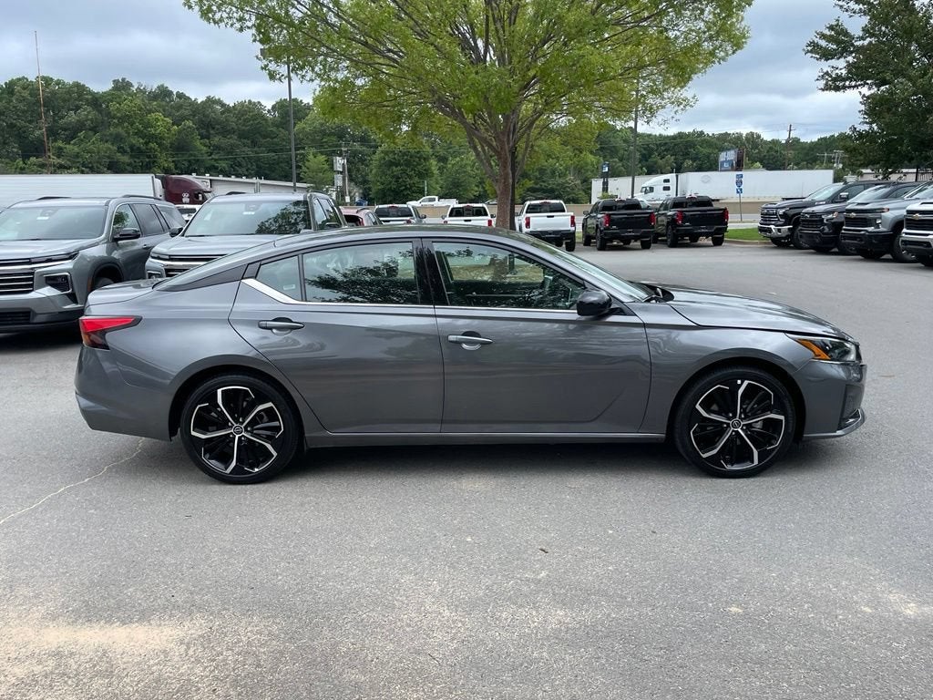2025 Nissan Altima SR