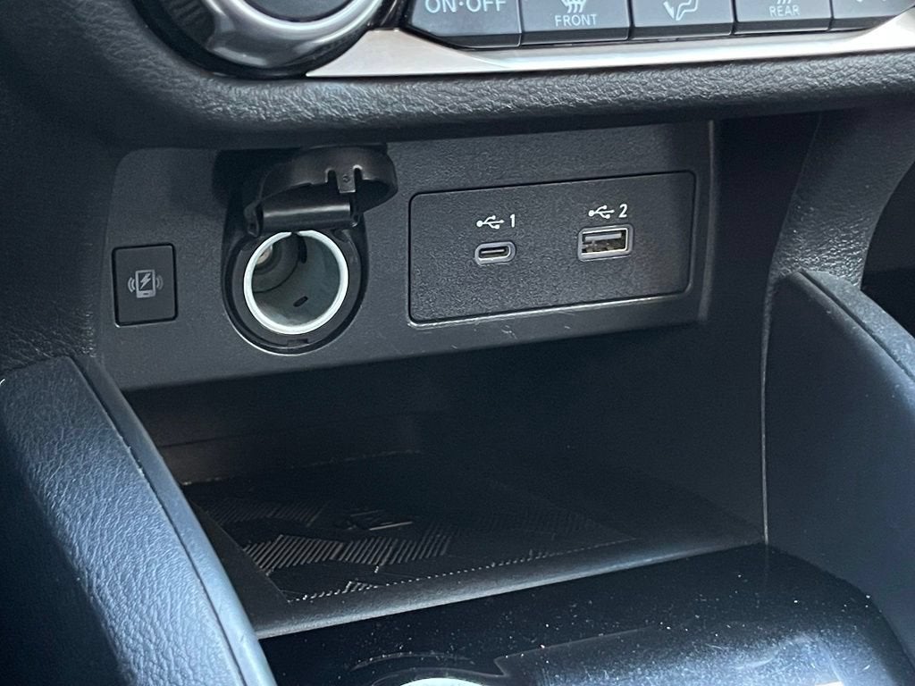 2023 Nissan Versa SR