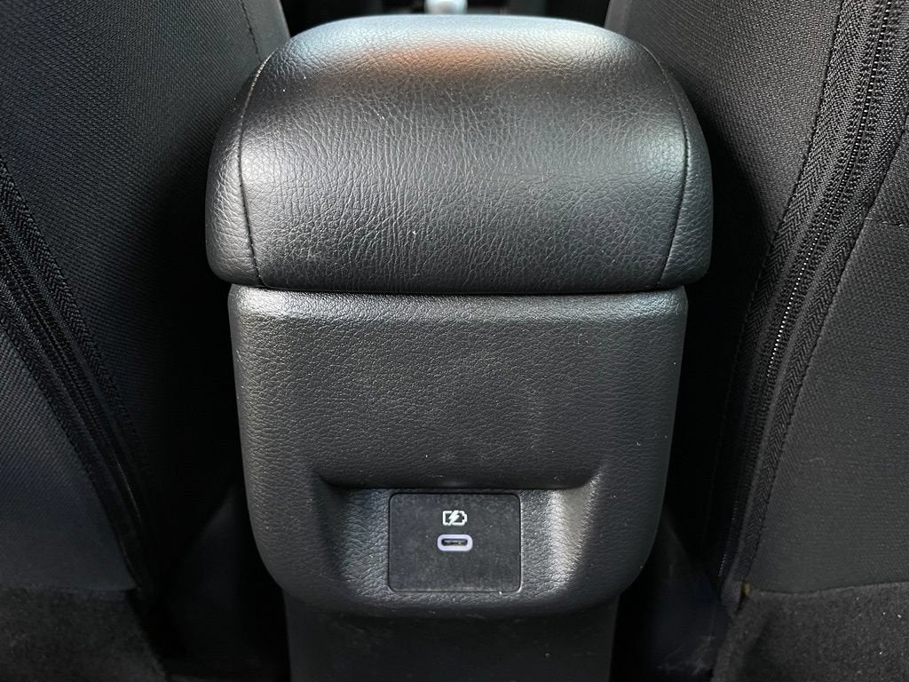 2023 Nissan Versa SR