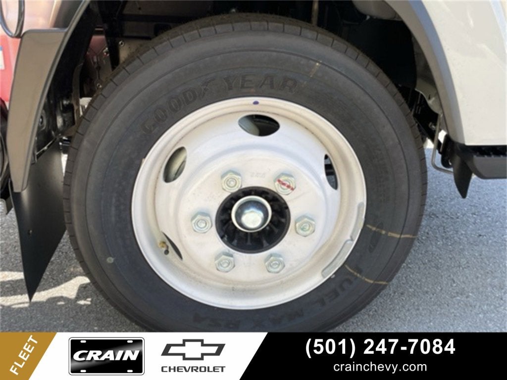 2025 Chevrolet Low Cab Forward 4500 Base