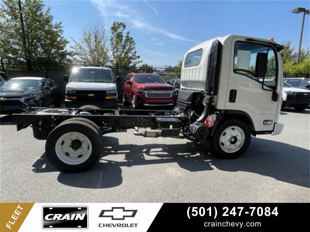 2025 Chevrolet Low Cab Forward 4500 Base