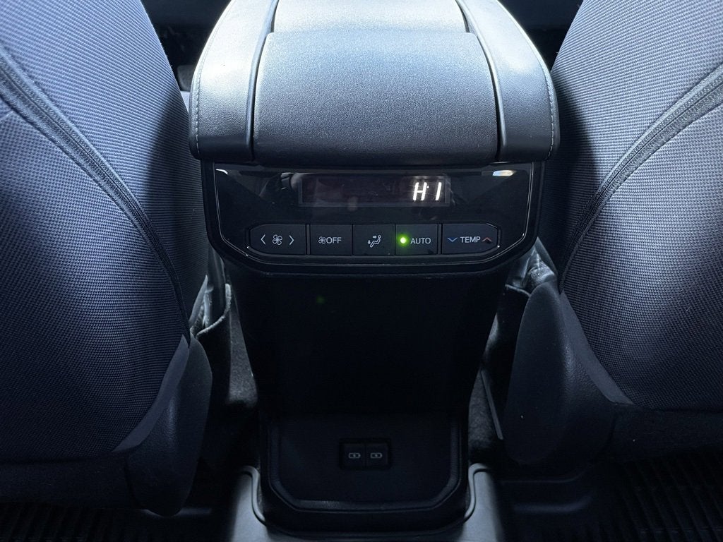 2022 Toyota Highlander L