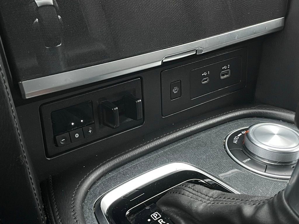 2023 Nissan Armada SV