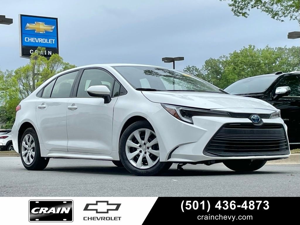 2025 Toyota Corolla LE Hybrid CVT's photo