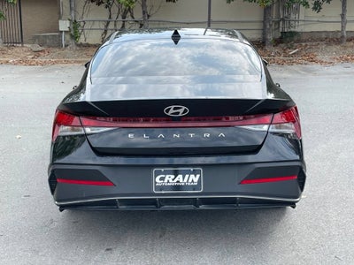 2025 Hyundai Elantra SE