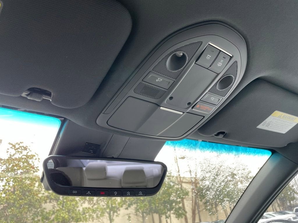 2022 Genesis G70 2.0T