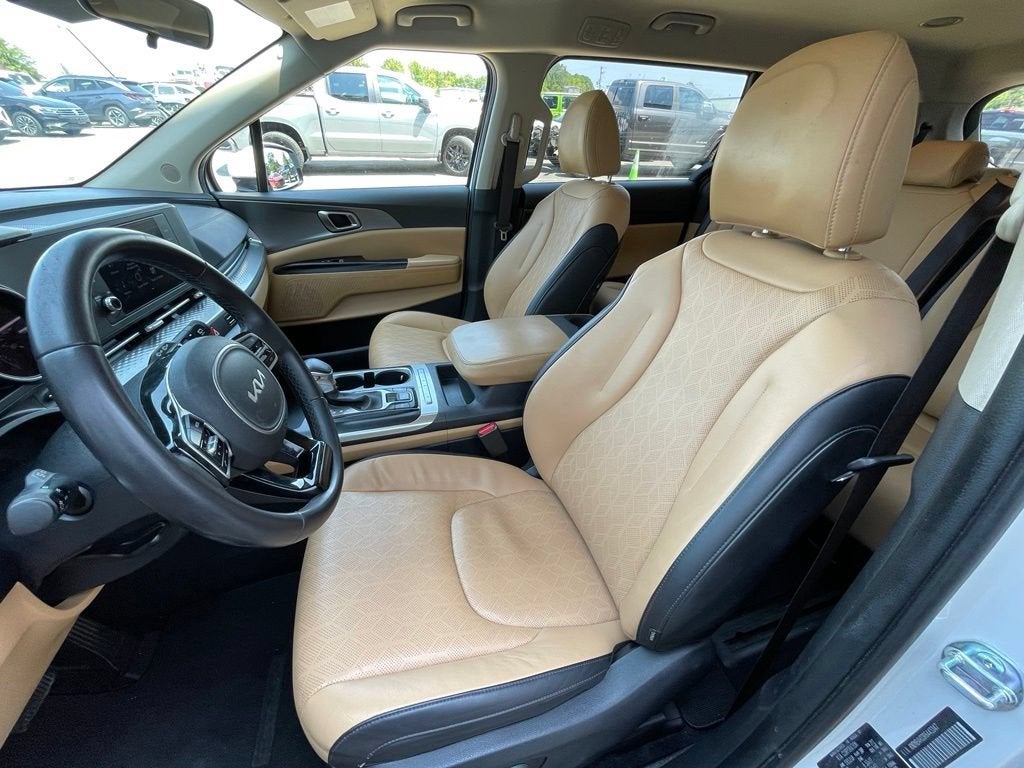 2024 Kia Carnival LX