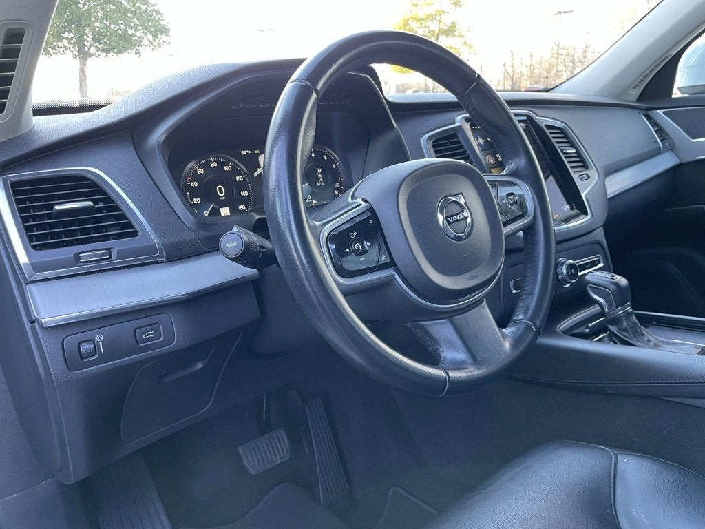 2021 Volvo XC90 Momentum