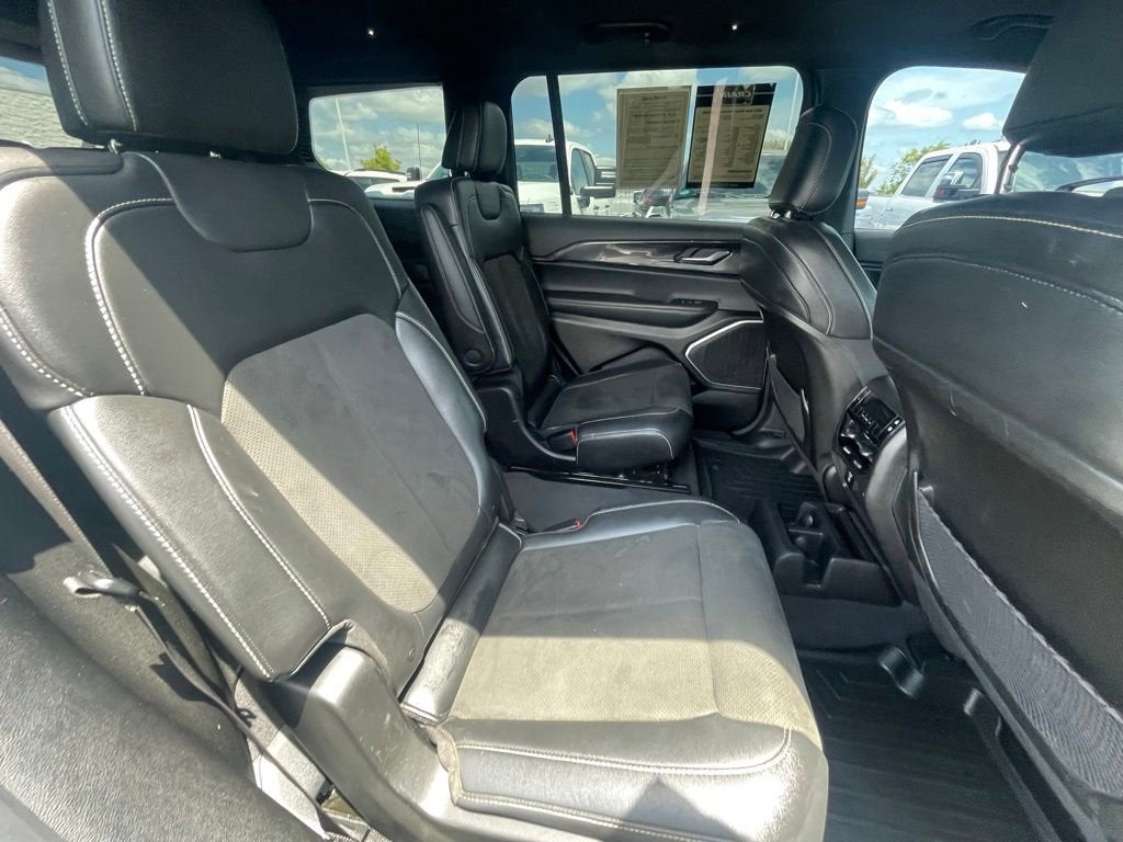 2022 Jeep Grand Cherokee L Altitude