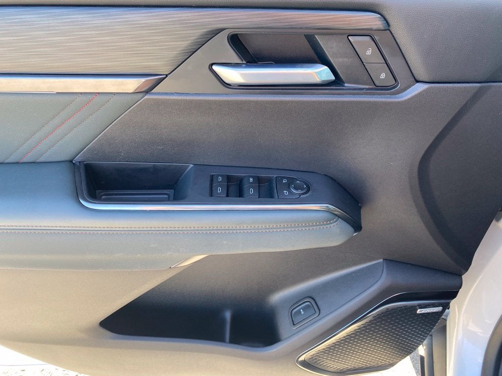 2025 GMC Acadia AT4